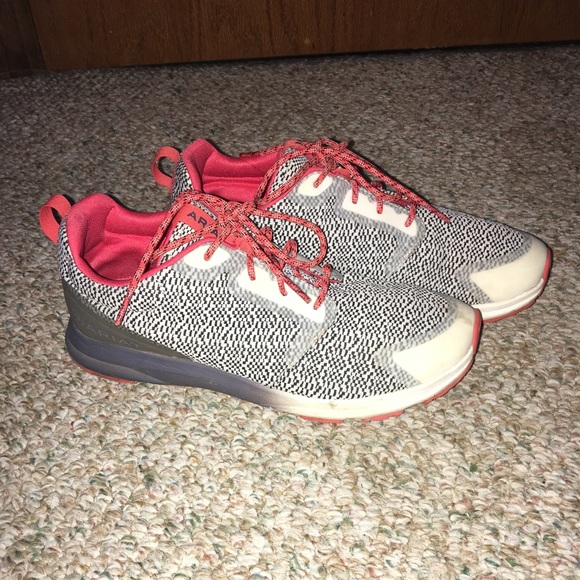 ariat fuse tennis shoes